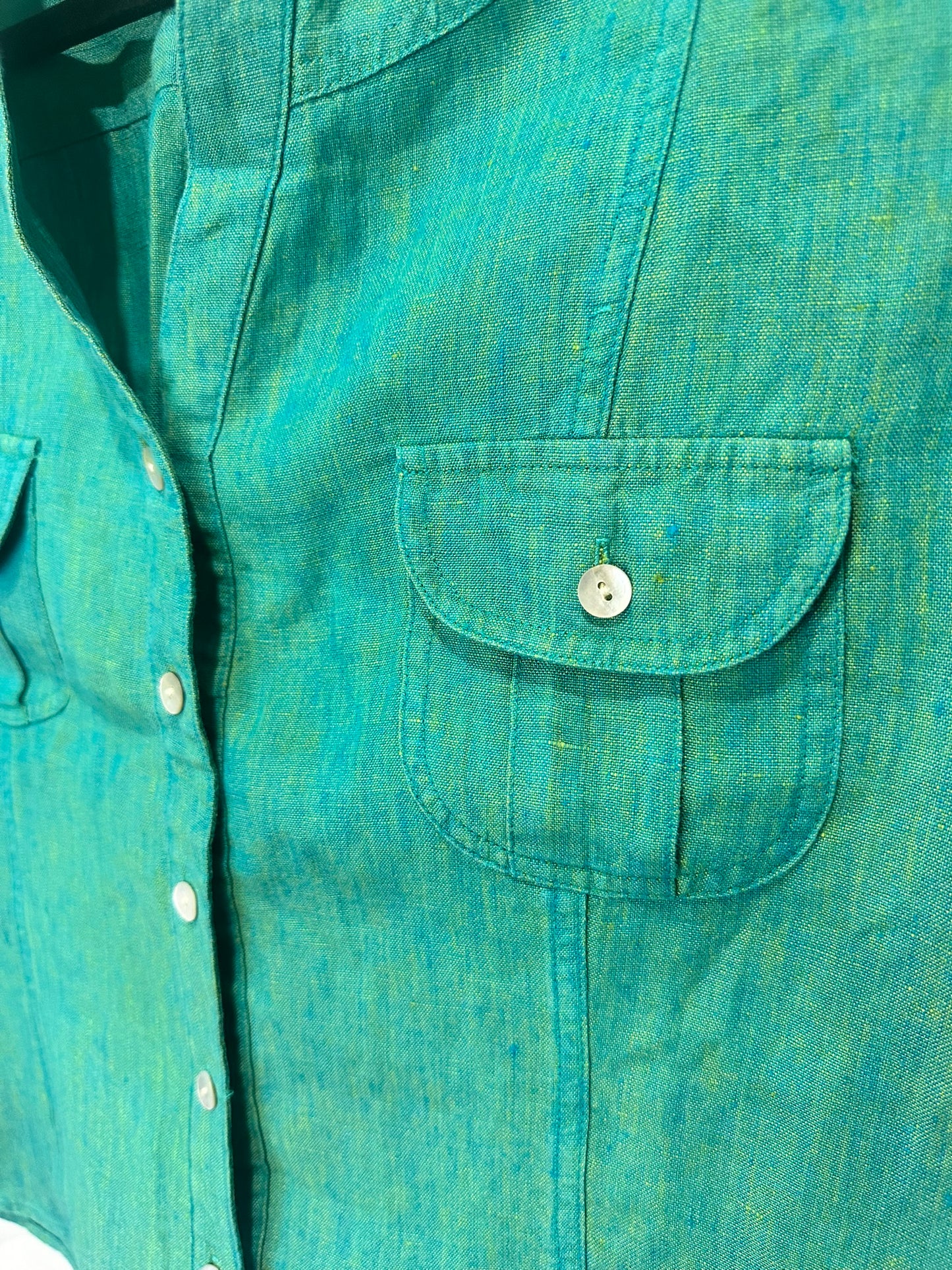Jasmine - Green Cap Sleeve Button-Up Shirt with Pockets