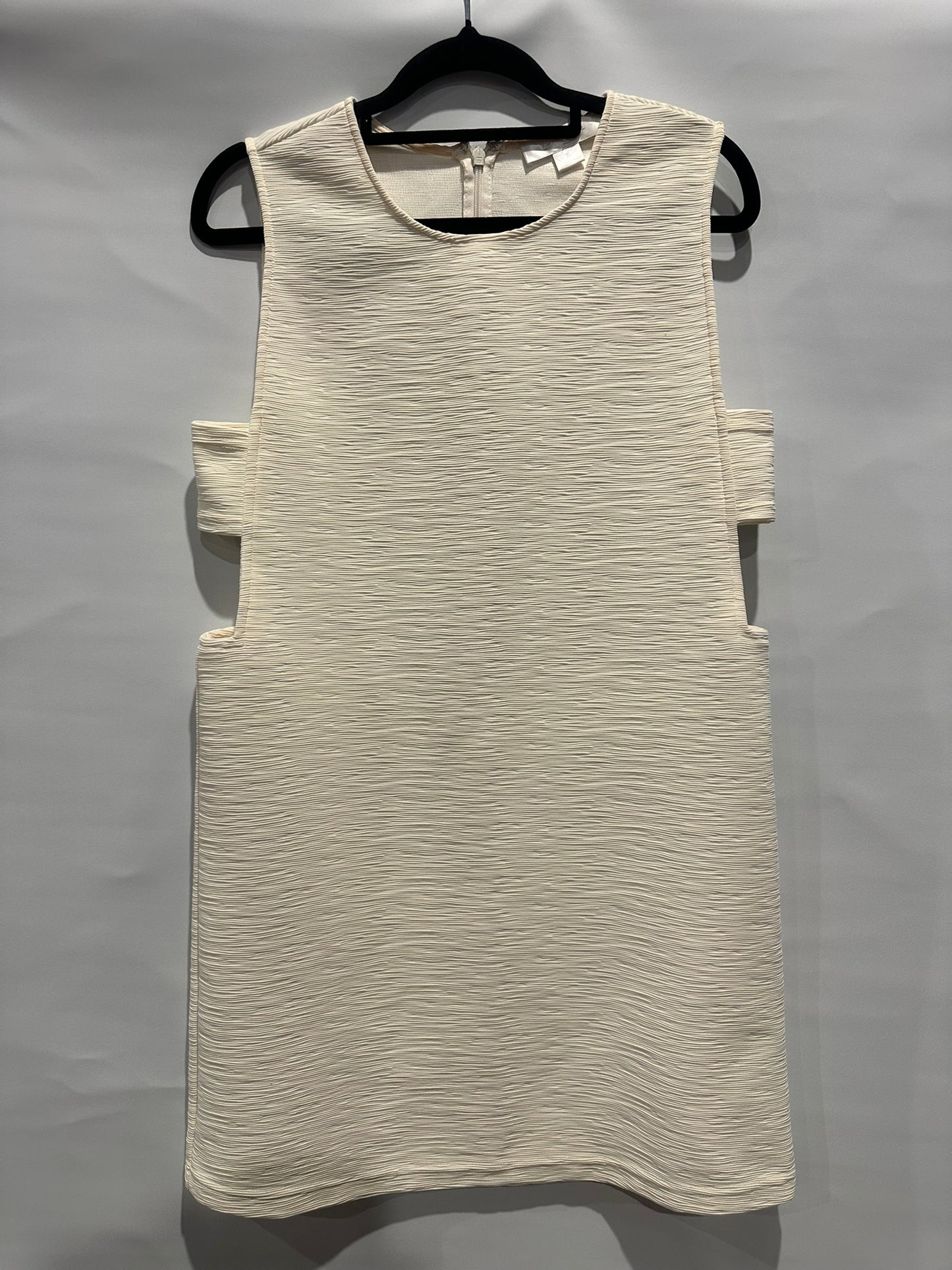 Lulu & Rose Cream Textured Cut-Out Top