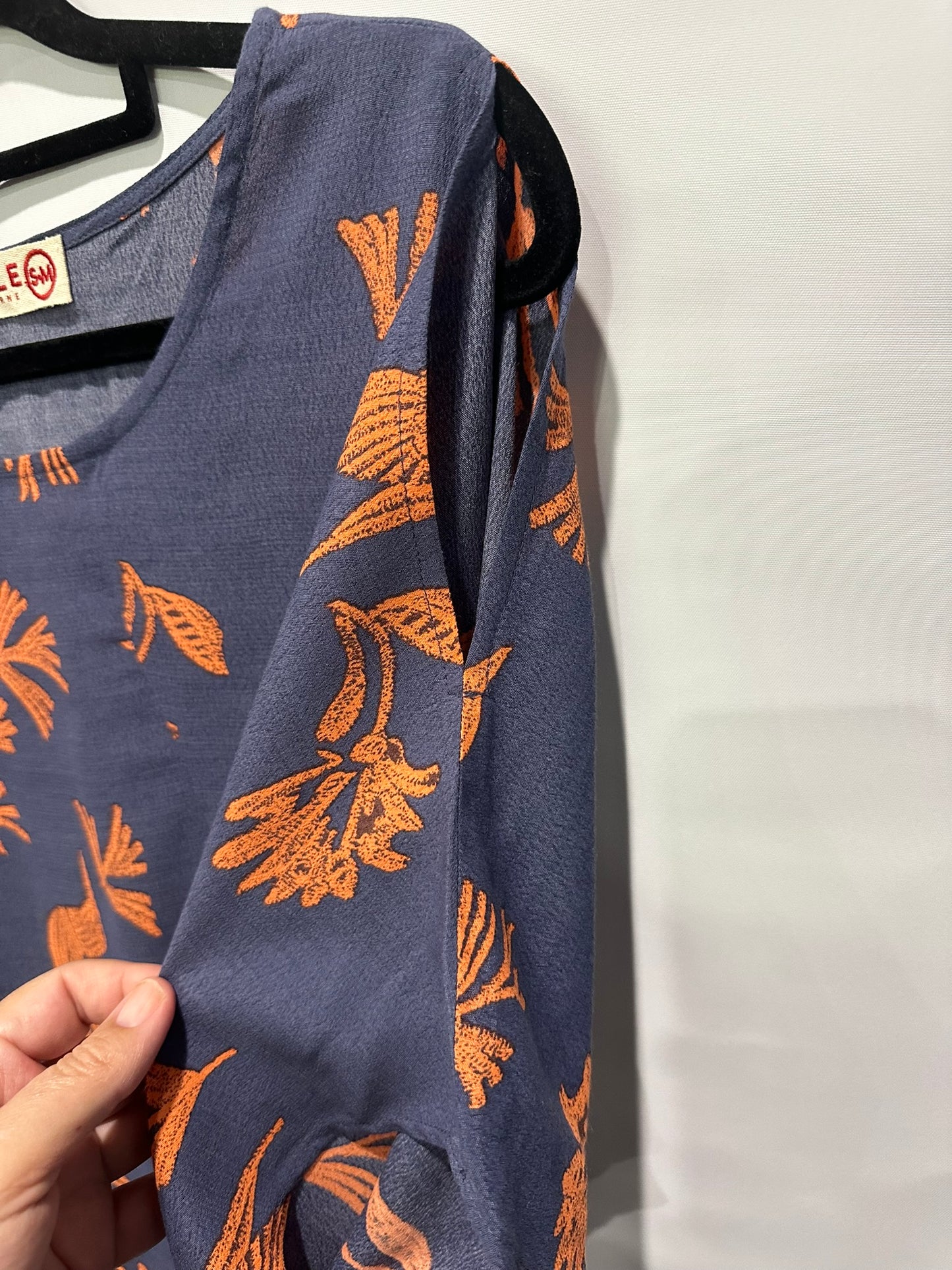 Cable Melbourne – Navy & Orange Bird Print Batwing Top