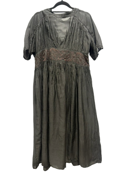Relume Journal Standard Charcoal Grey Embroidered Midi Dress
