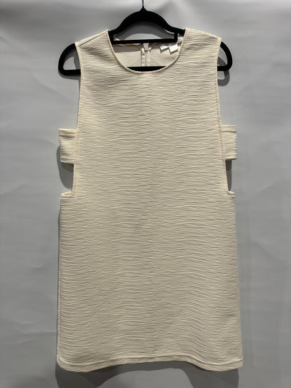 Lulu & Rose Cream Textured Cut-Out Top