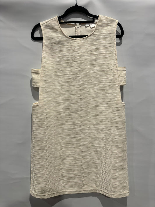 Lulu & Rose Cream Textured Cut-Out Top