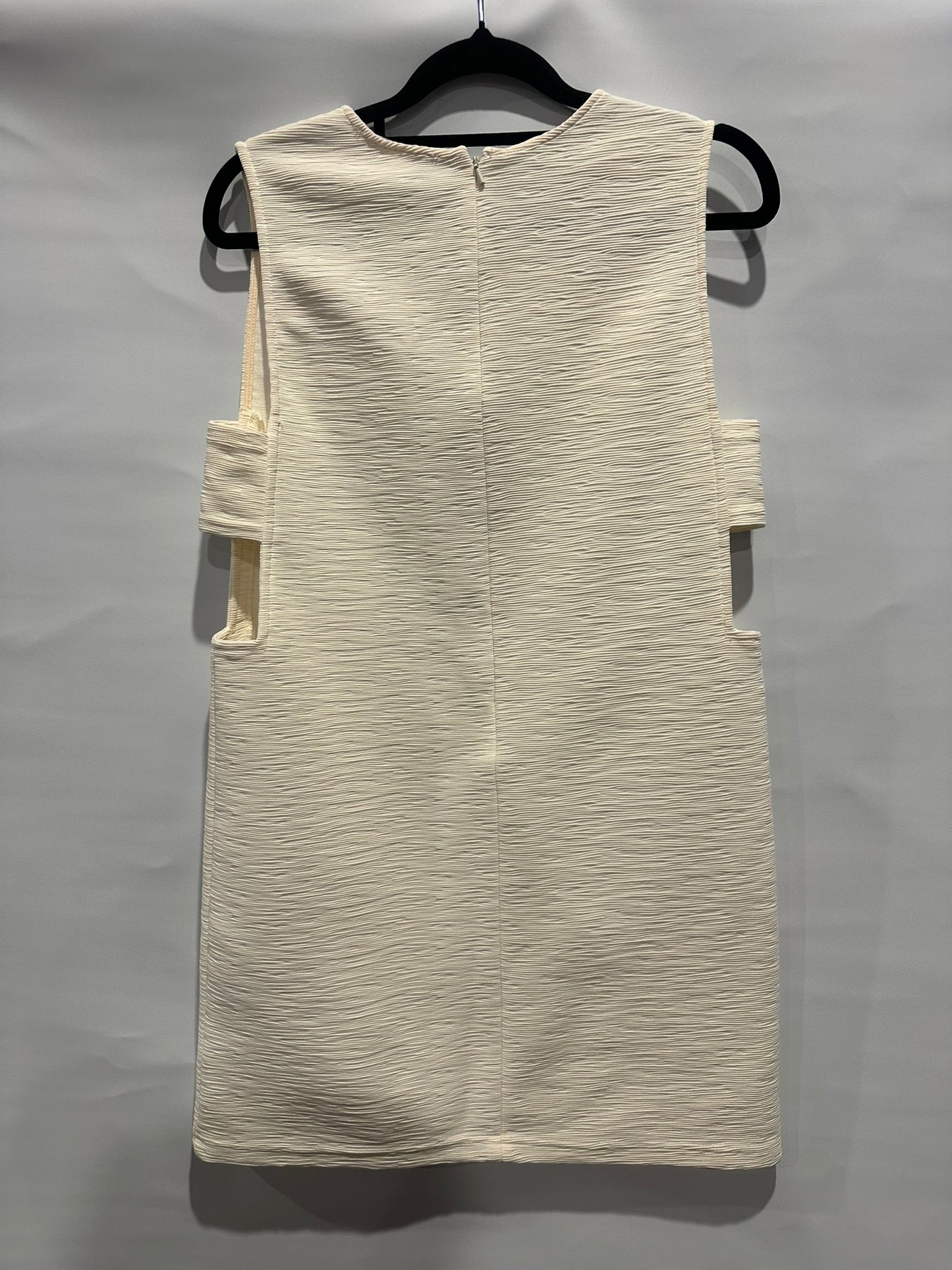 Lulu & Rose Cream Textured Cut-Out Top
